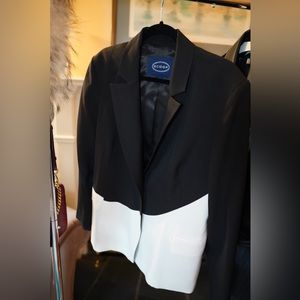 Colorblock black & white blazer